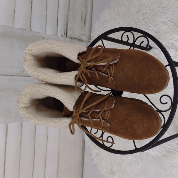 MIA Sherpa Lined Wedge Bootie, Brown, Size 8.5 - Picture 4 of 7